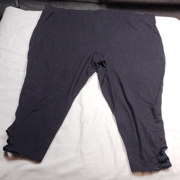 Torrid women's capris size 5 - Picture 6 of 11